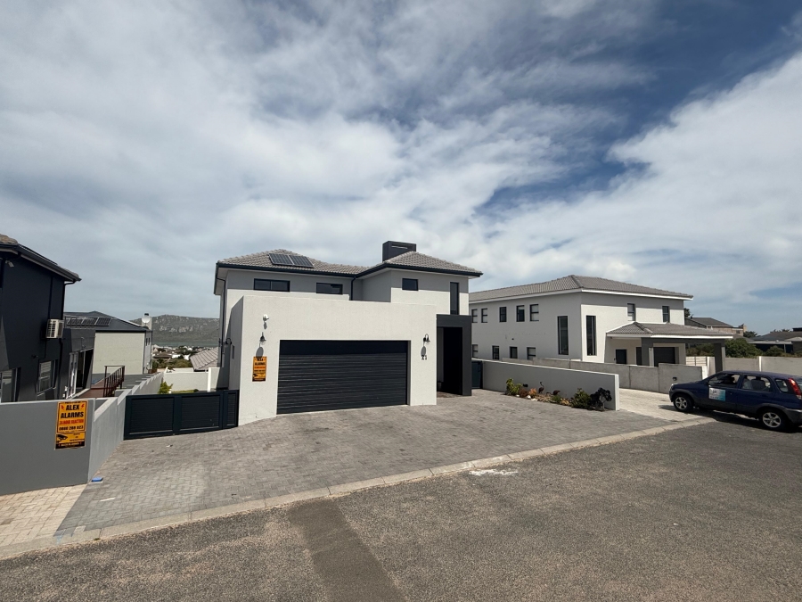 5 Bedroom Property for Sale in Myburgh Park Western Cape